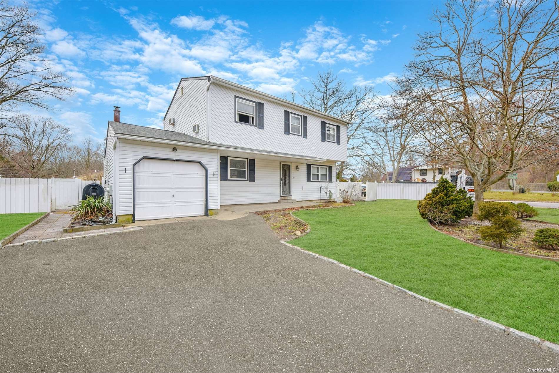 #1 photo, 24 Winged Foot Drive, 东长岛 Medford , NY 11763