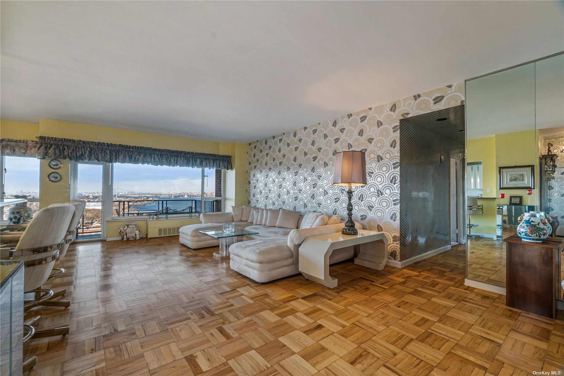 #1 photo, 166-25 Powells Cove Blvd, 皇后區 Beechhurst , NY 11357