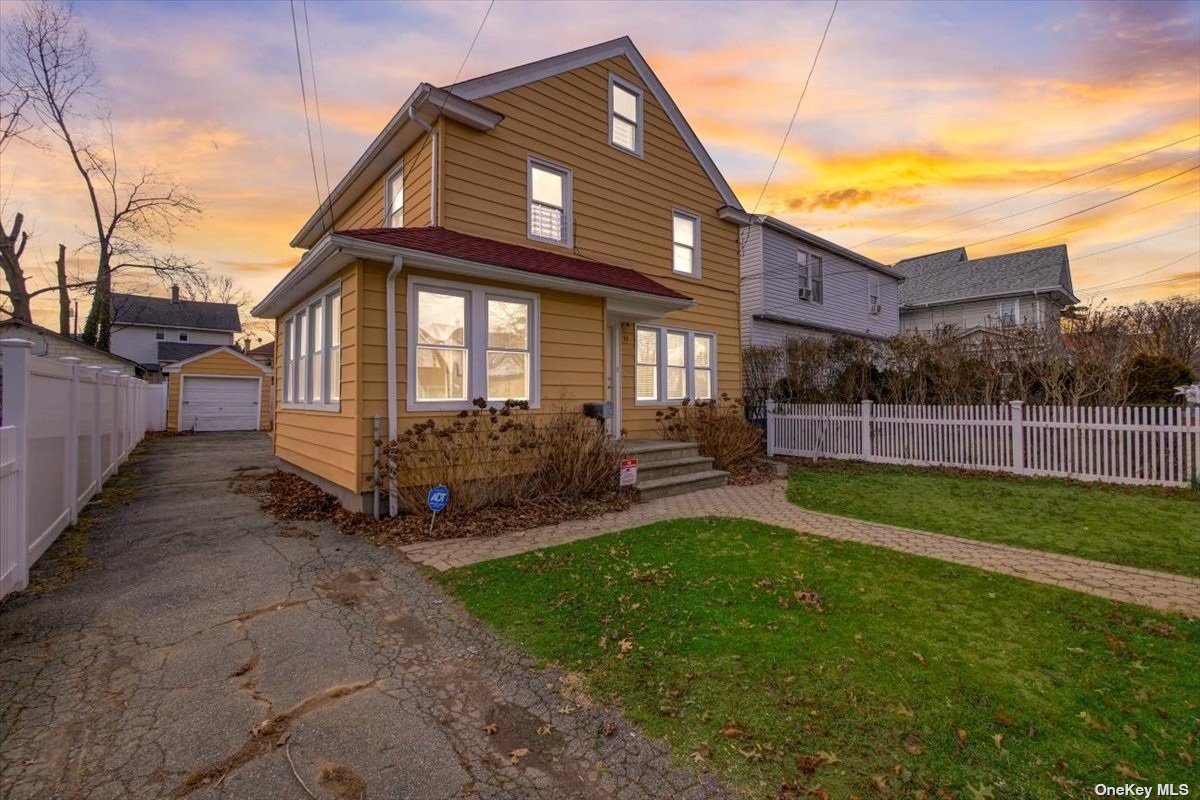 #1 photo, 55 Lafayette Avenue, 長島 Hempstead , NY 11550