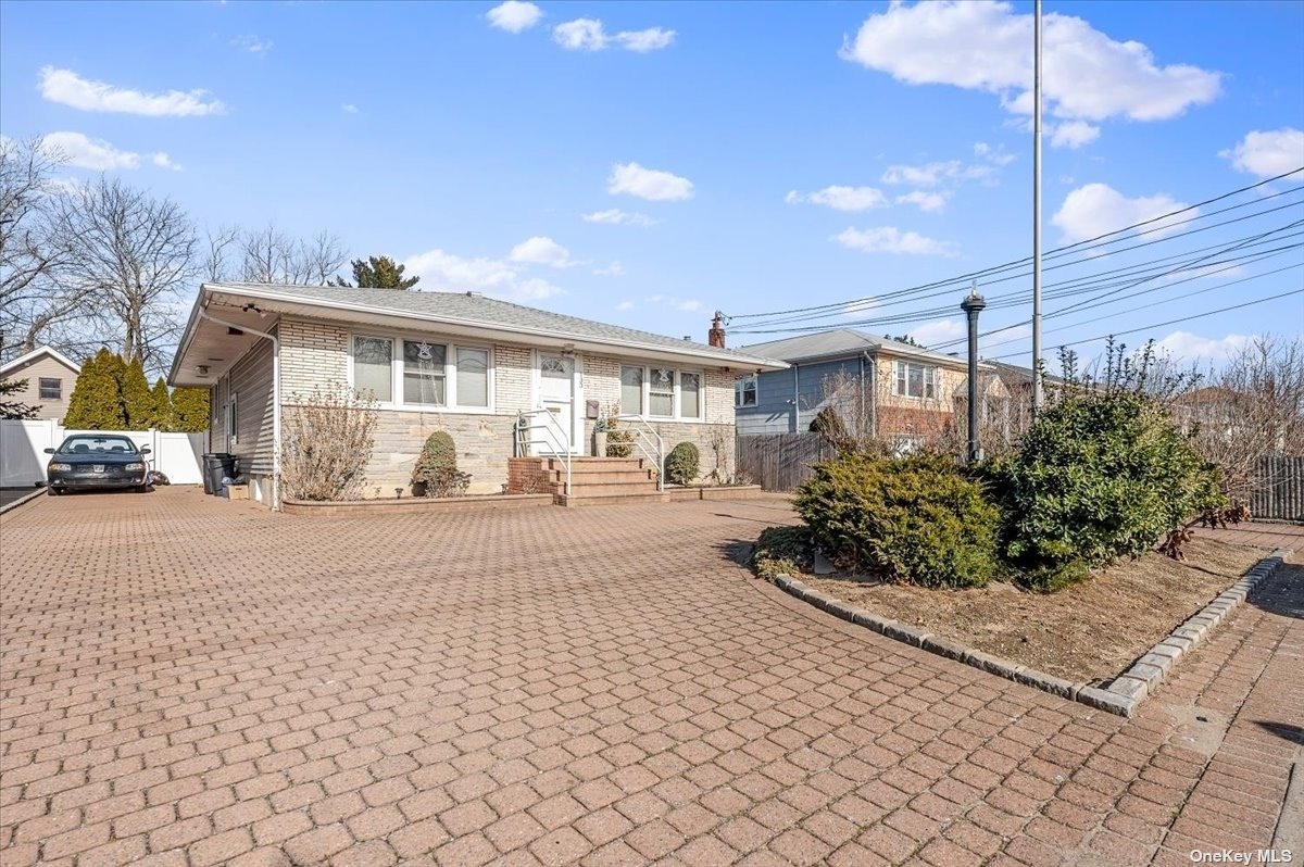 #1 photo, 133 Davison Avenue, 長島 Oceanside , NY 11572