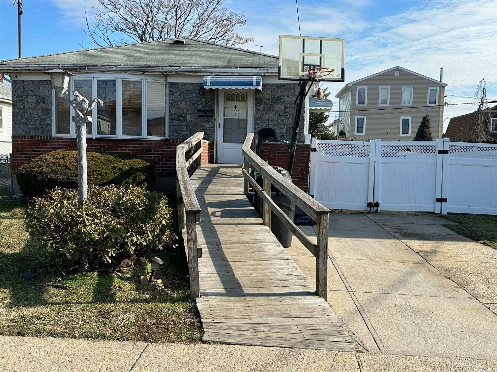 #1 photo, 156-23 88th Street, 皇后区 霍华德滩 Howard Beach , NY 11414