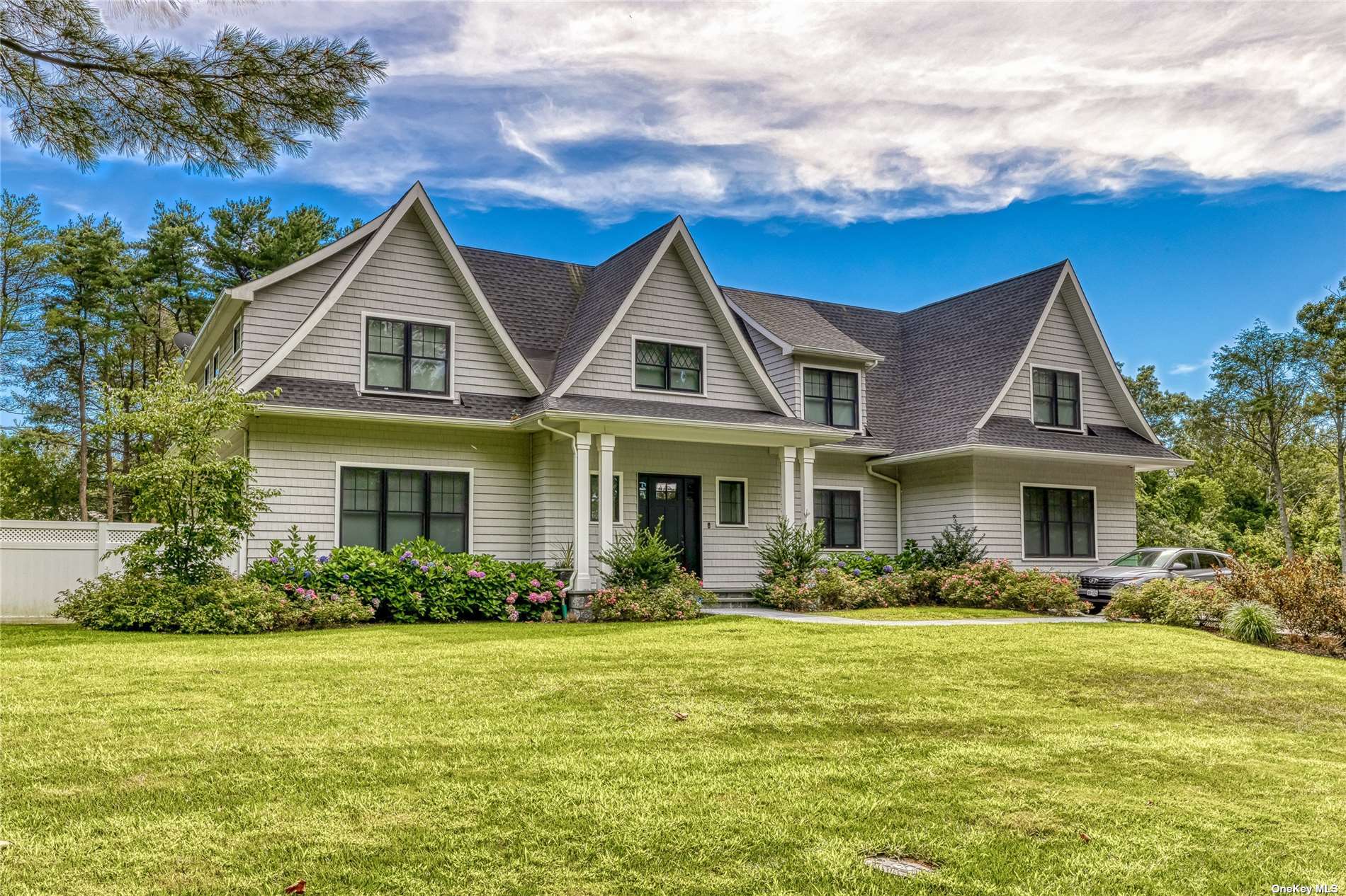 #1 photo, 10 Estates Place, 东长岛 Dix小山 Dix Hills , NY 11746