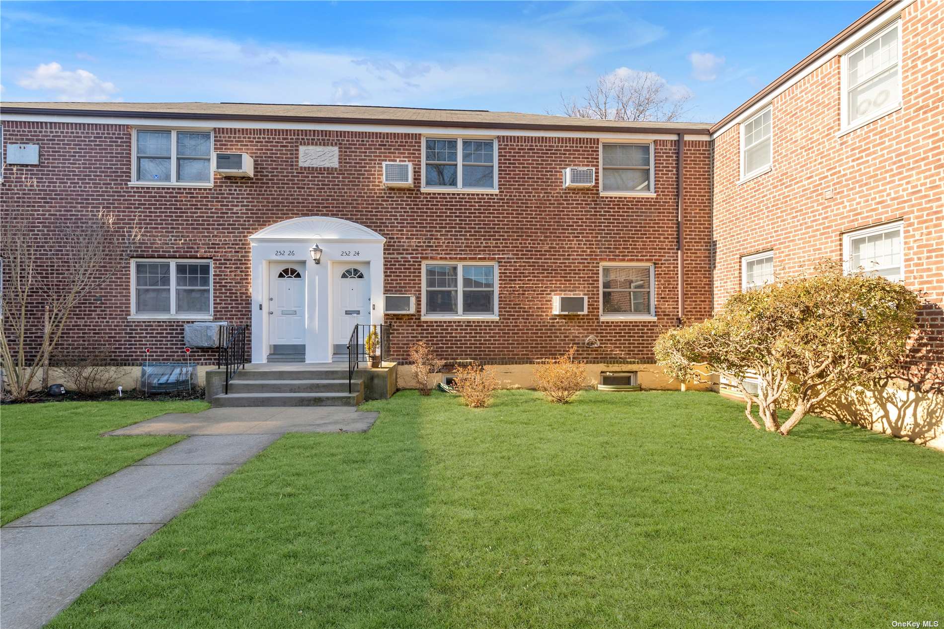 #1 photo, 252-24 63 Avenue, 皇后區 小頸 Little Neck , NY 11362