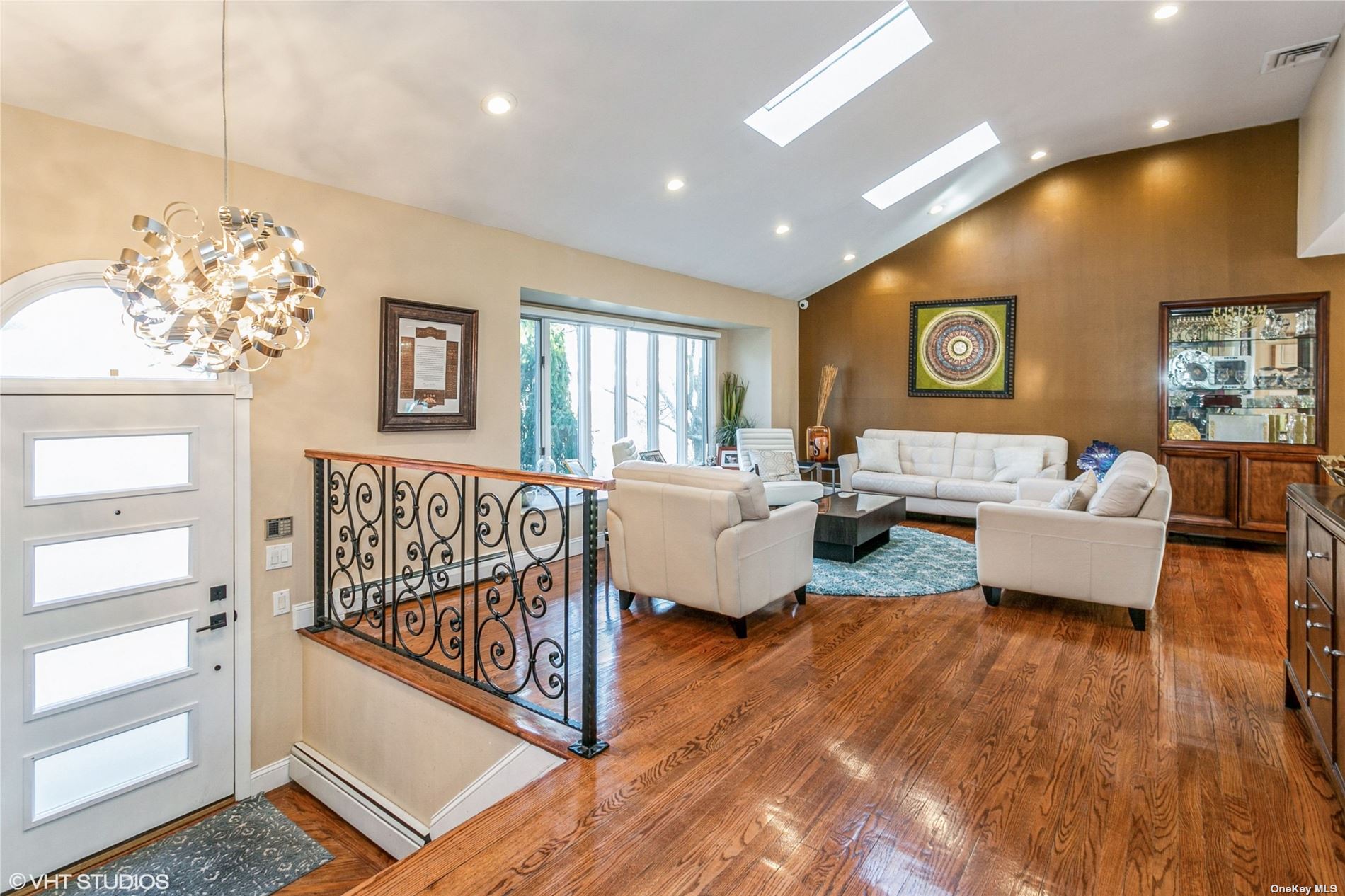 #1 photo, 85 Howe Court, 長島 Woodmere , NY 11598