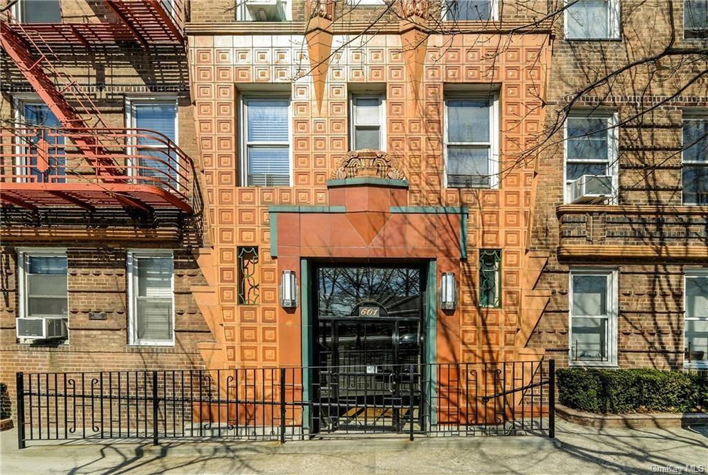 #1 photo, 601 Pelham Parkway, 布朗士 Bronx , NY 10467