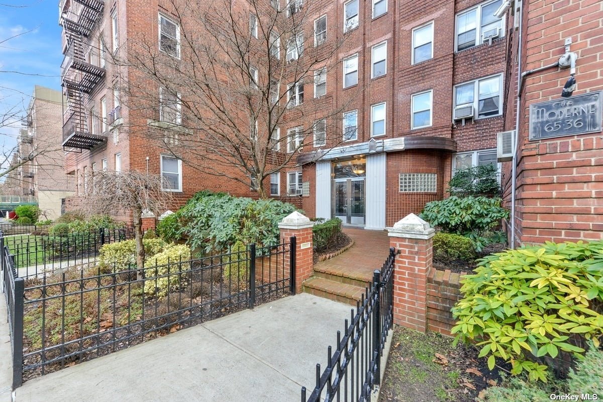 #1 photo, 65-36 Wetherole Street, 皇后区 雷哥公园 Rego Park , NY 11374