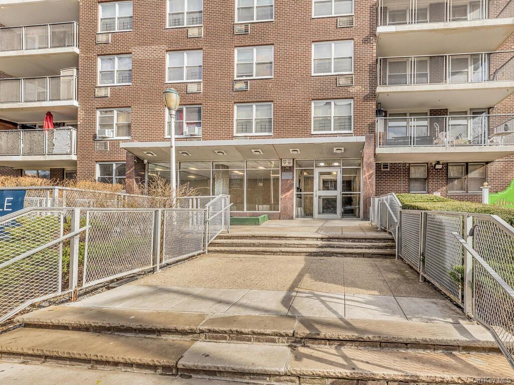 #1 photo, 2550 Olinville Avenue, 布朗士 Bronx , NY 10467