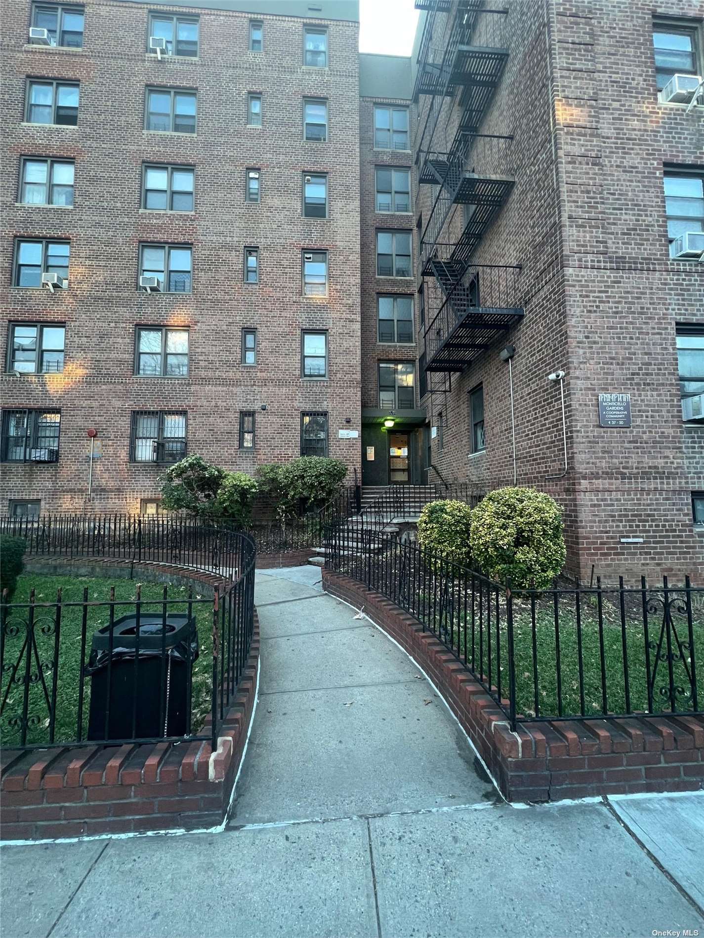 #1 photo, 37-50 87 Street, 皇后區 傑克遜高地 Jackson Heights , NY 11372