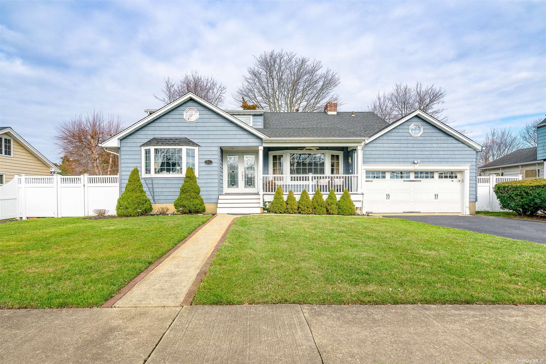 #1 photo, 51 Peconic Drive, 長島 Massapequa , NY 11758