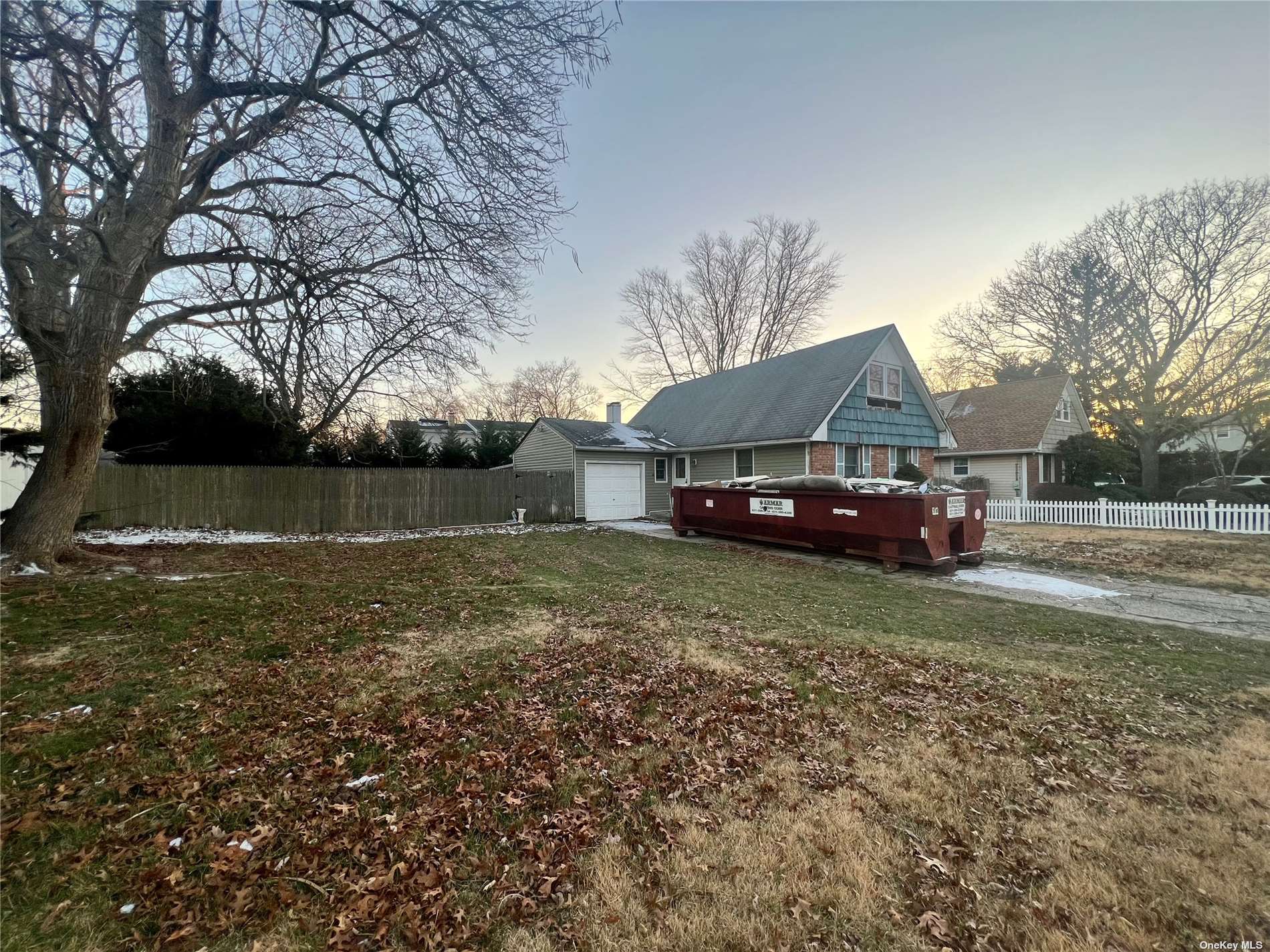 #1 photo, 44 Hooper Street, 東長島 Port Jefferson Station , NY 11776