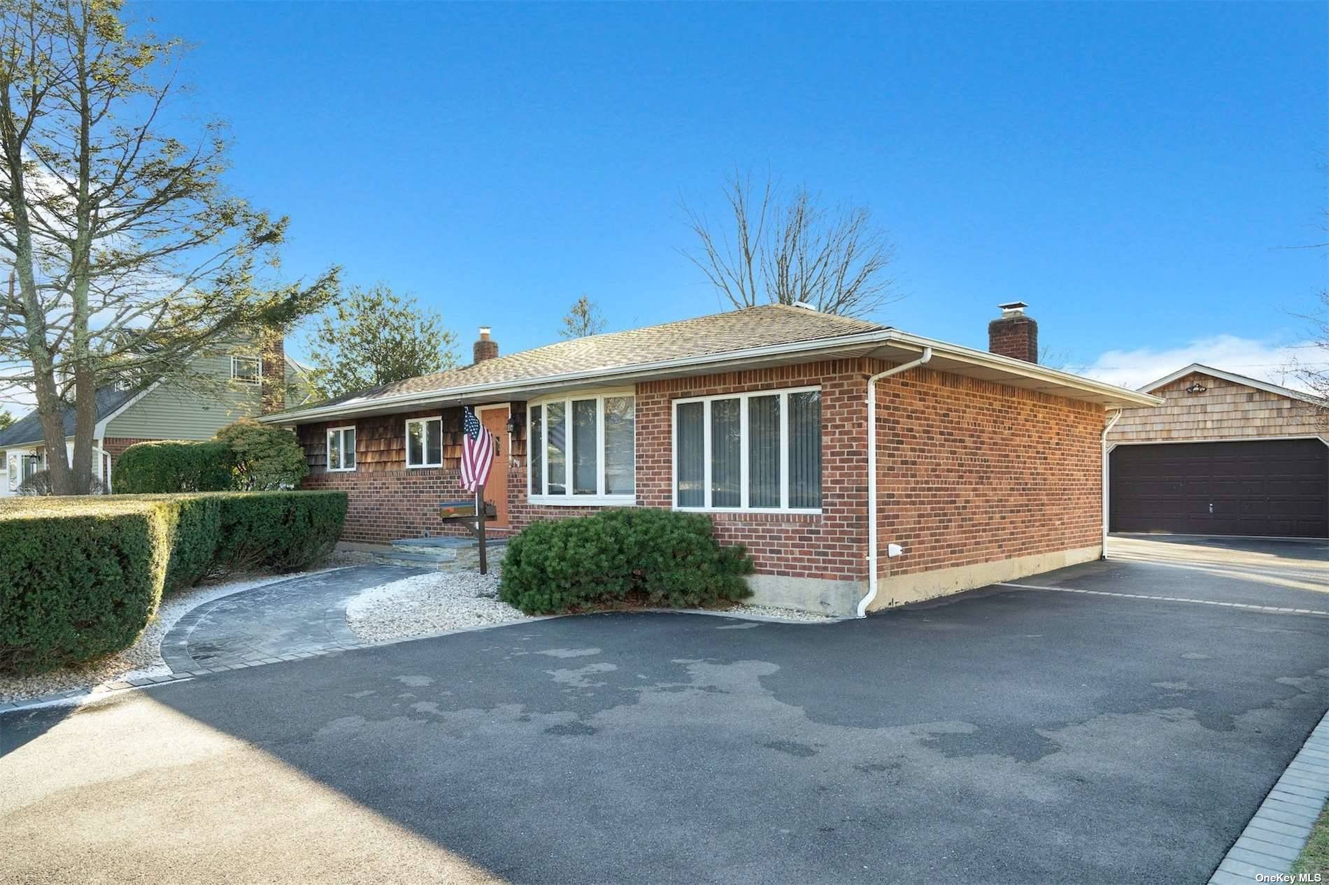 #1 photo, 8 Terry Lane, 东长岛 康马克 Commack , NY 11725