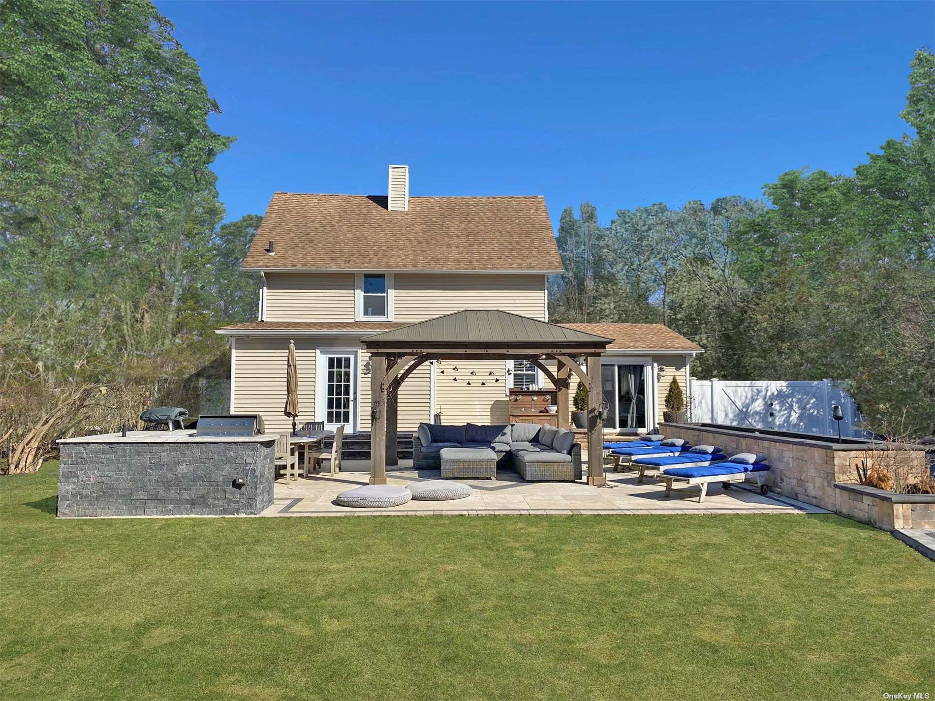 #1 photo, 20 Atlantic Avenue, 東長島 East Moriches , NY 11940