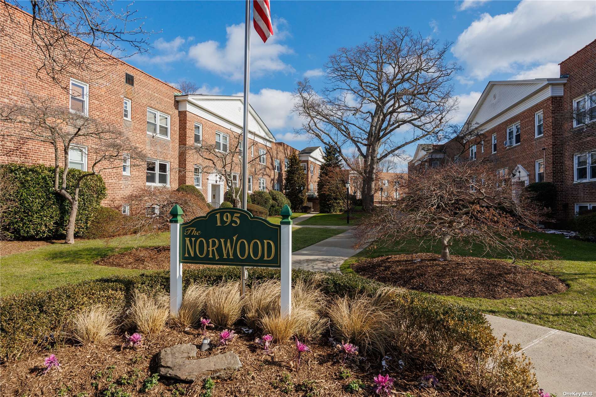 #1 photo, 195 N Village, 長島 Rockville Centre , NY 11570