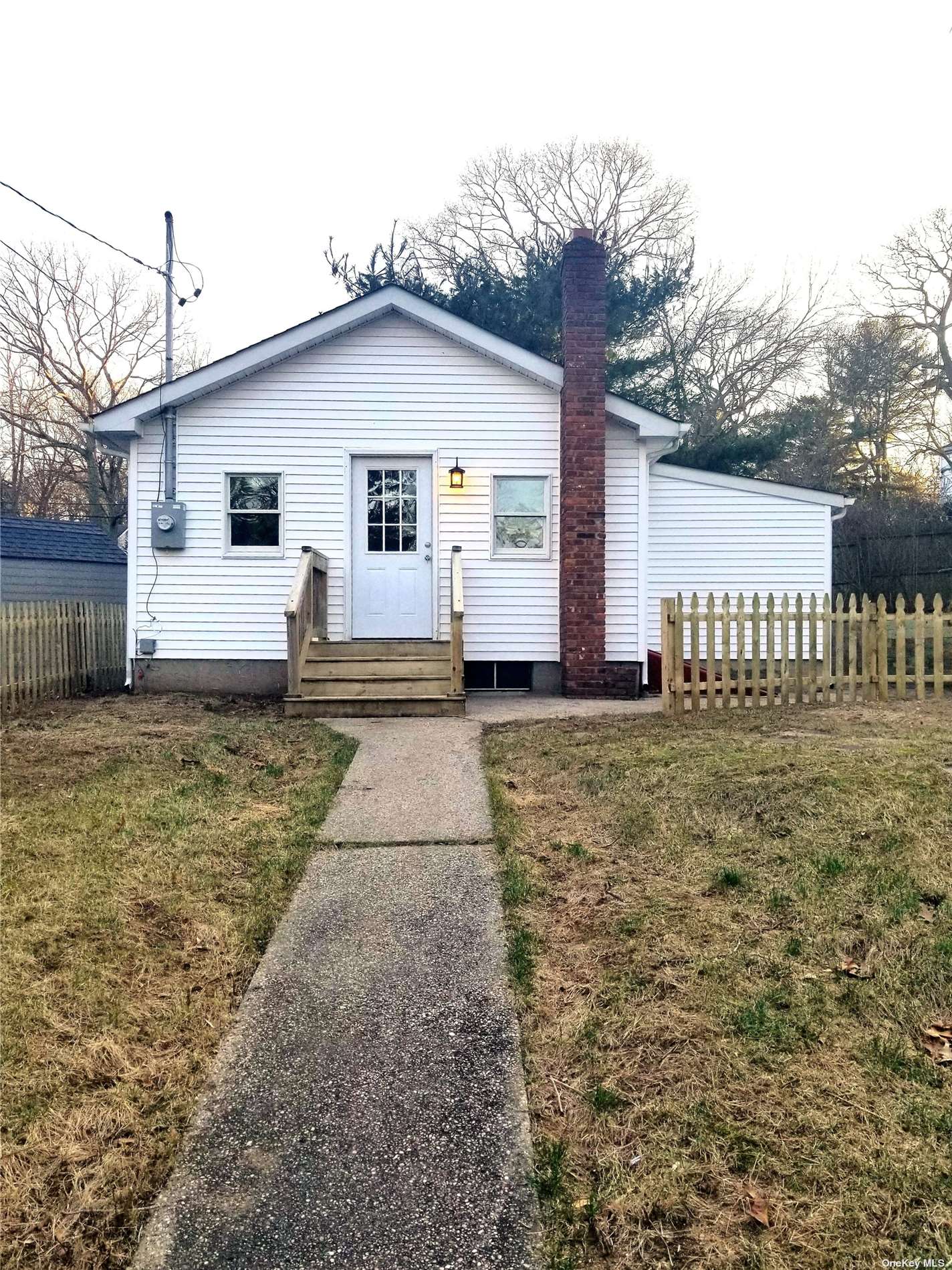 #1 photo, 18 Garden Road, 東長島 Sound Beach , NY 11789