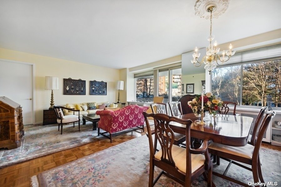 #1 photo, 111 Cherry Valley Avenue, 長島 花園城 Garden City , NY 11530