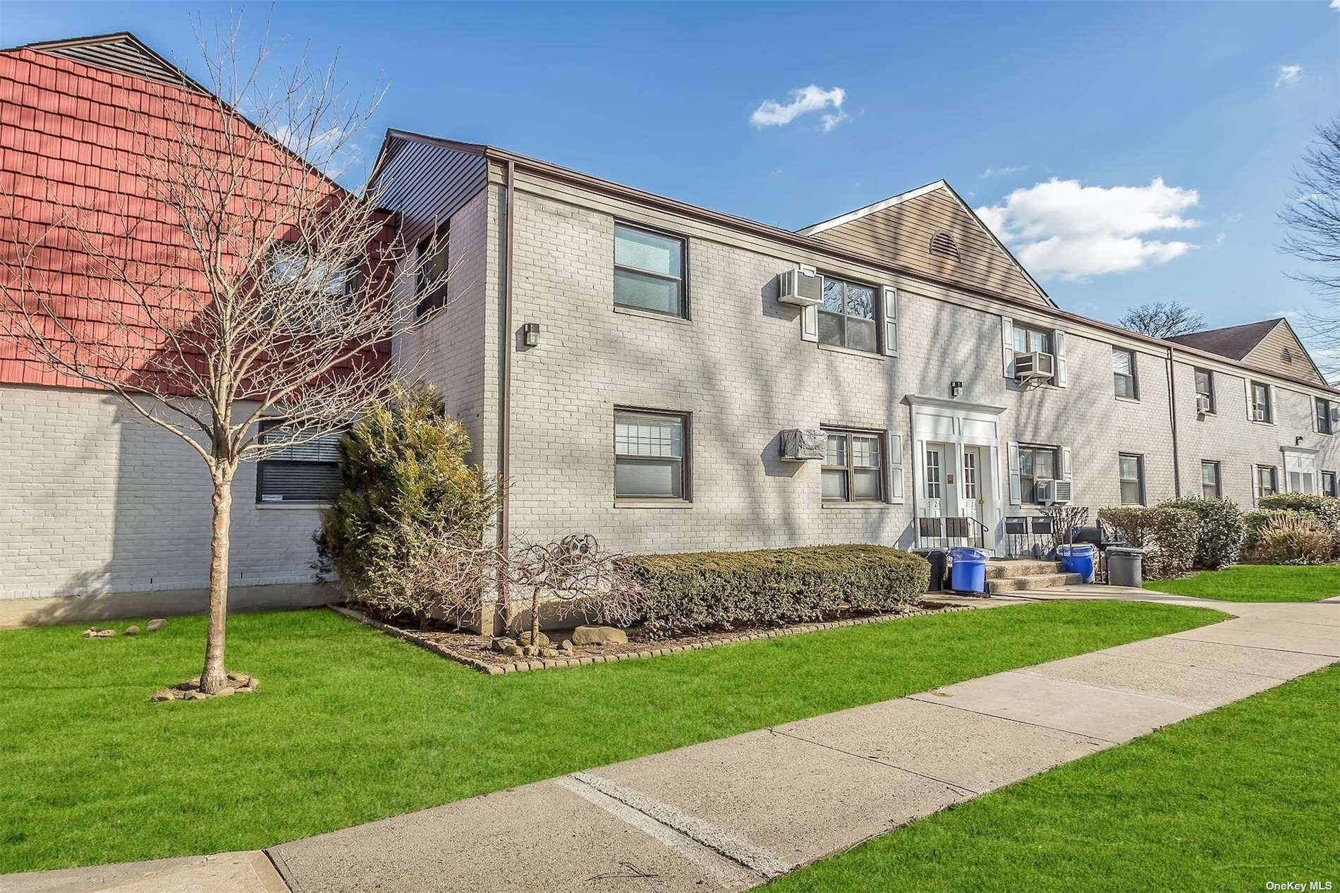 #1 photo, 137-28 68th Drive, 皇后區 秋園 Kew Garden Hills , NY 11367