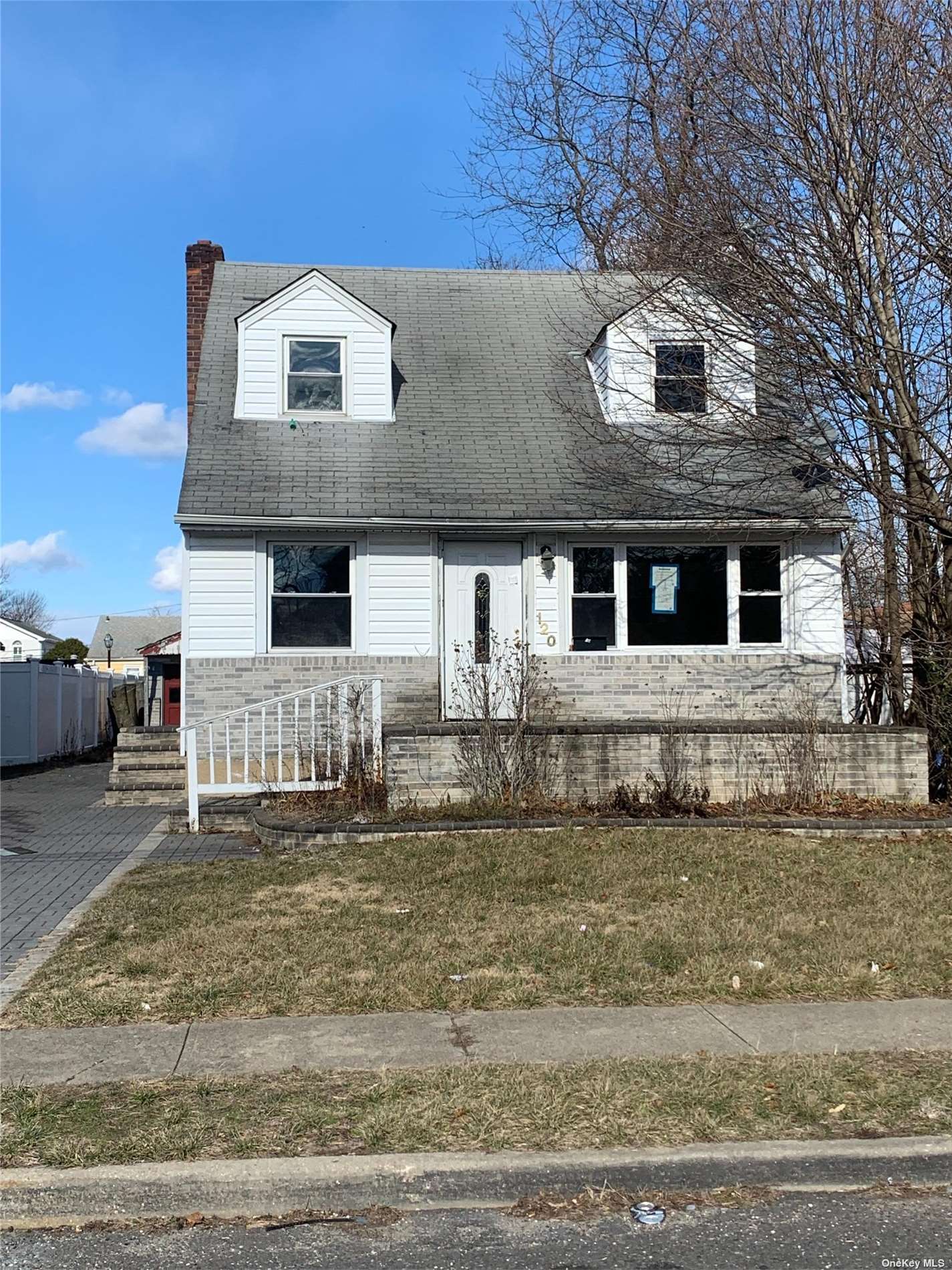 #1 photo, 120 Henry Street, 長島 Roosevelt , NY 11575