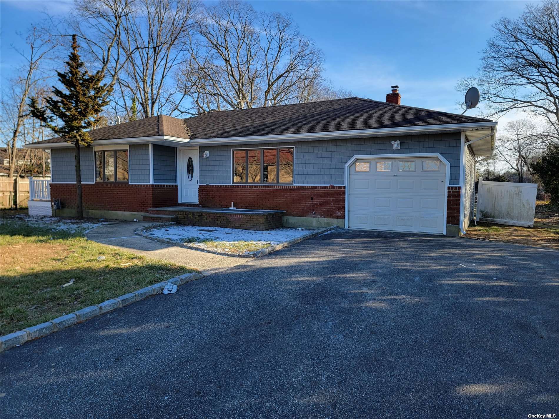 #1 photo, 68 Rockaway Street, 東長島 艾斯利普 Islip Terrace , NY 11752