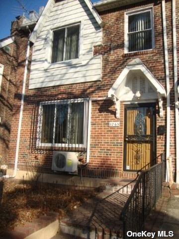 #1 photo, 82-63 166 Street, 皇后區 牙買加 Hillcrest , NY 11432