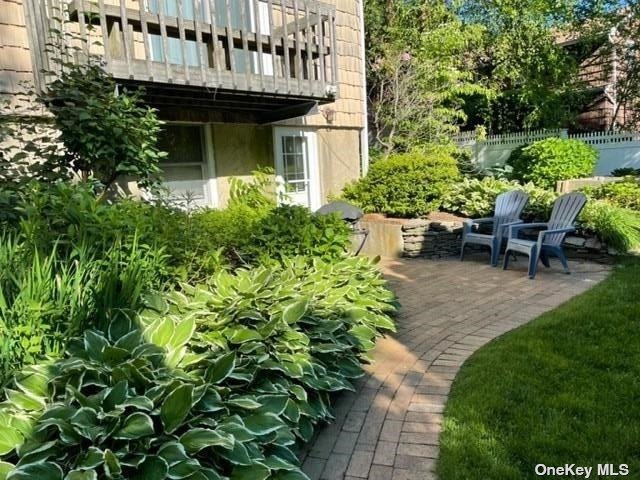 #1 photo, 14 Village Drive, سوفولك Huntington , NY 11743