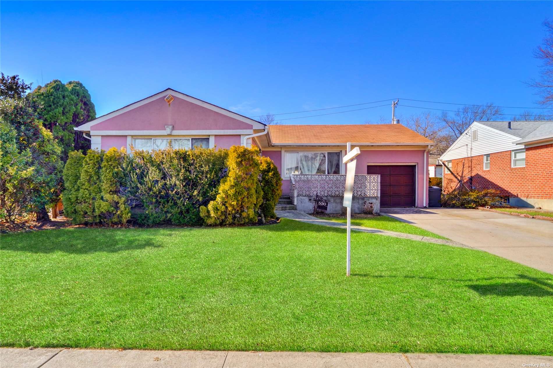 #1 photo, 530 Bieling Road, 長島 Elmont , NY 11003