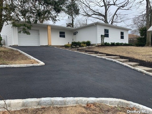 #1 photo, 1301 Waverly Avenue, 東長島 Farmingville , NY 11738