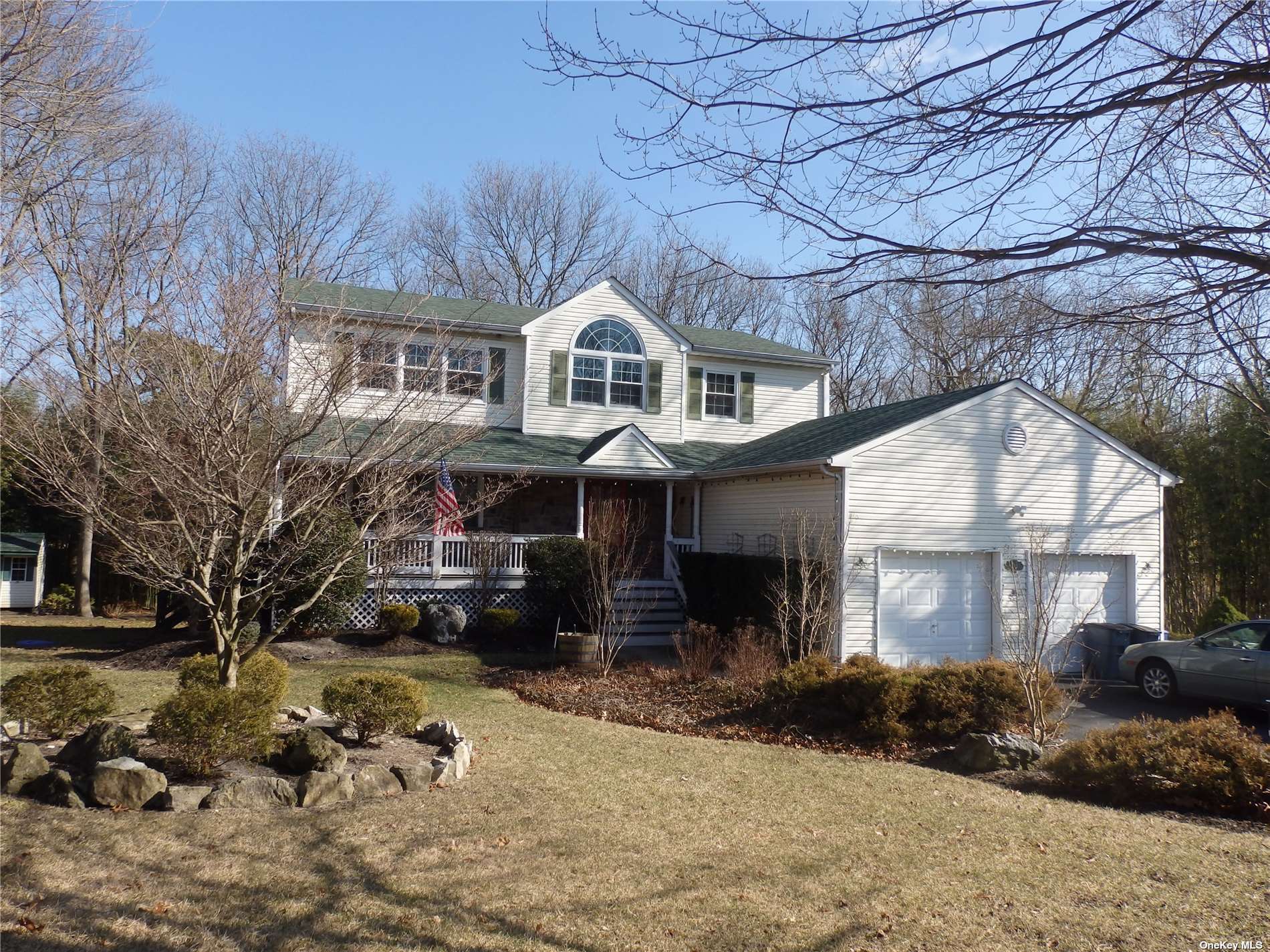 #1 photo, 46 Foxboro Avenue, 東長島 Farmingville , NY 11738