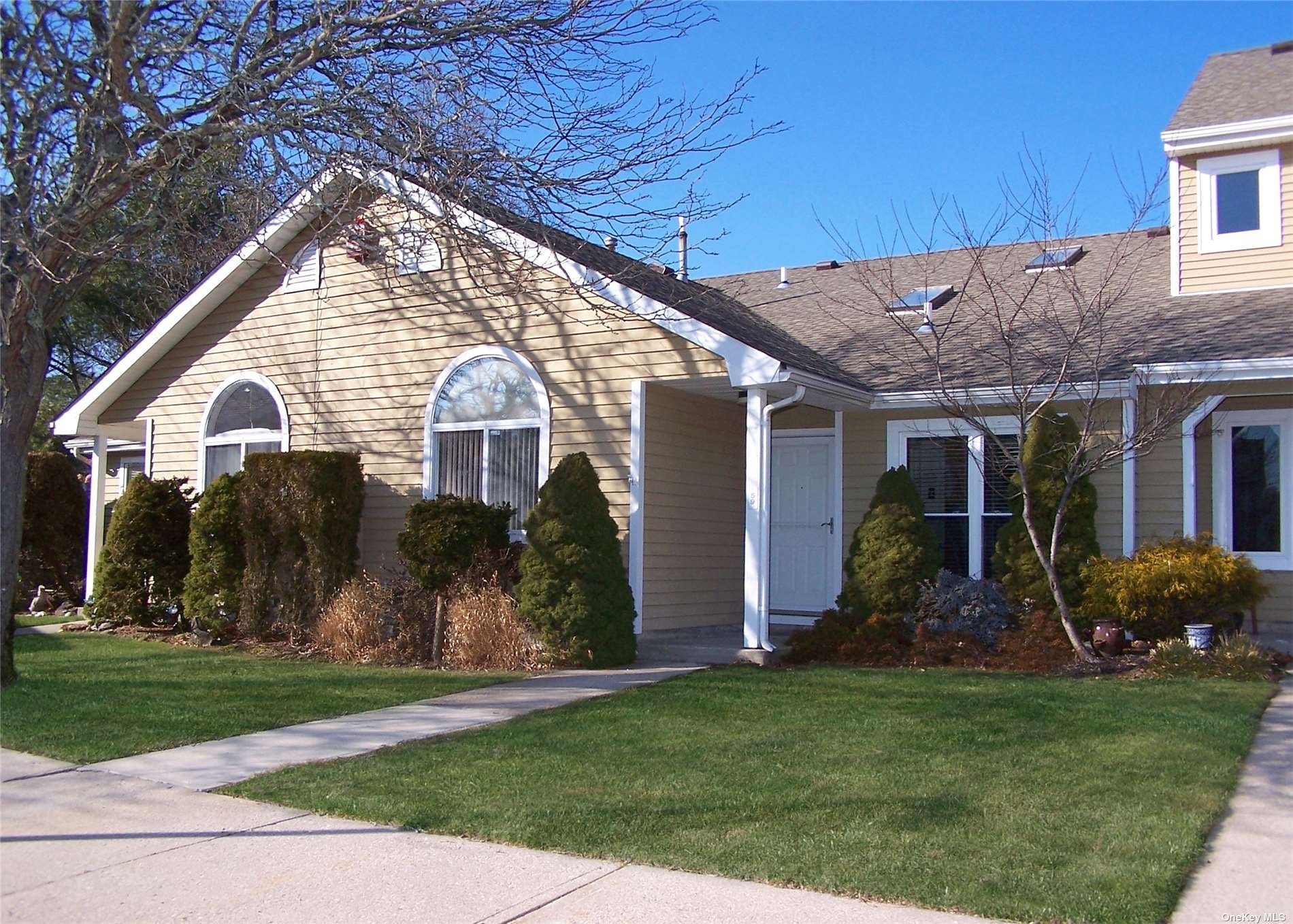 #1 photo, 59 Eric Drive, Middle Island , NY 11953