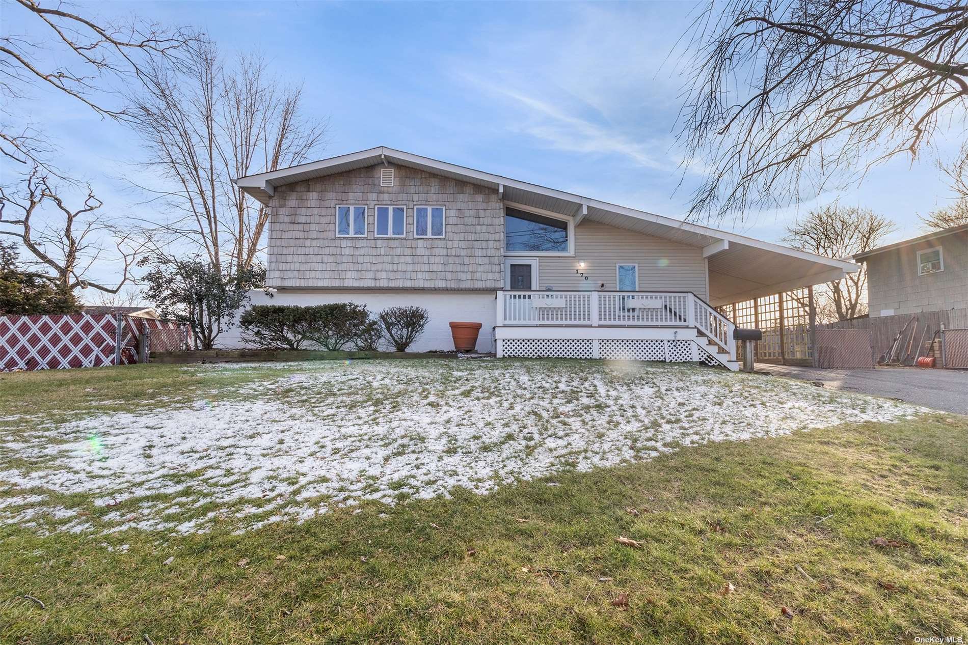 #1 photo, 170 Hawkins Road, 東長島 Centereach , NY 11720