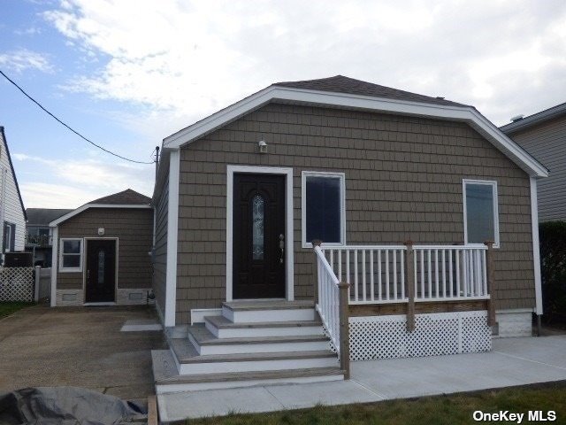 #1 photo, 58 E Bedell Street, 長島 Freeport , NY 11520