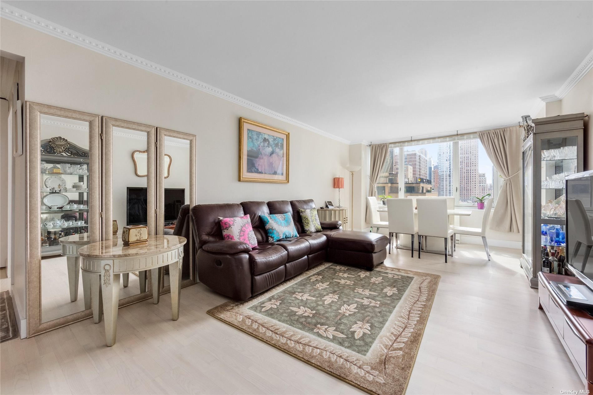 #1 photo, 322 W 57th Street, 曼哈顿 中城西区 New York , NY 10019