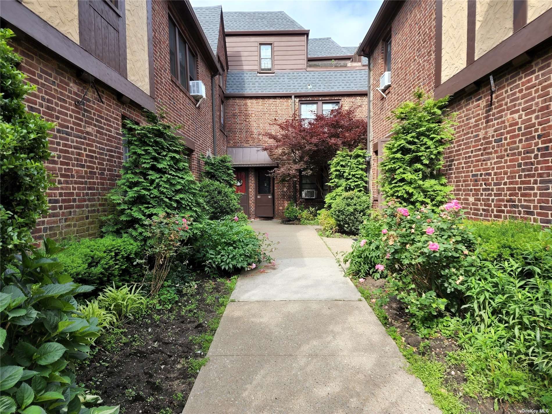 #1 photo, 40-40 203 Street, 皇后区 贝塞 Bayside , NY 11361