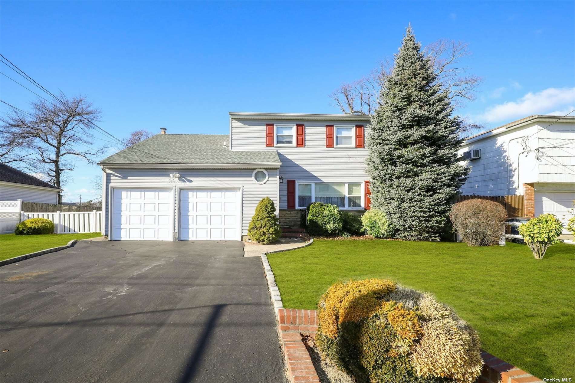 #1 photo, 14 Guildford Park Drive, 東長島 West Babylon , NY 11704