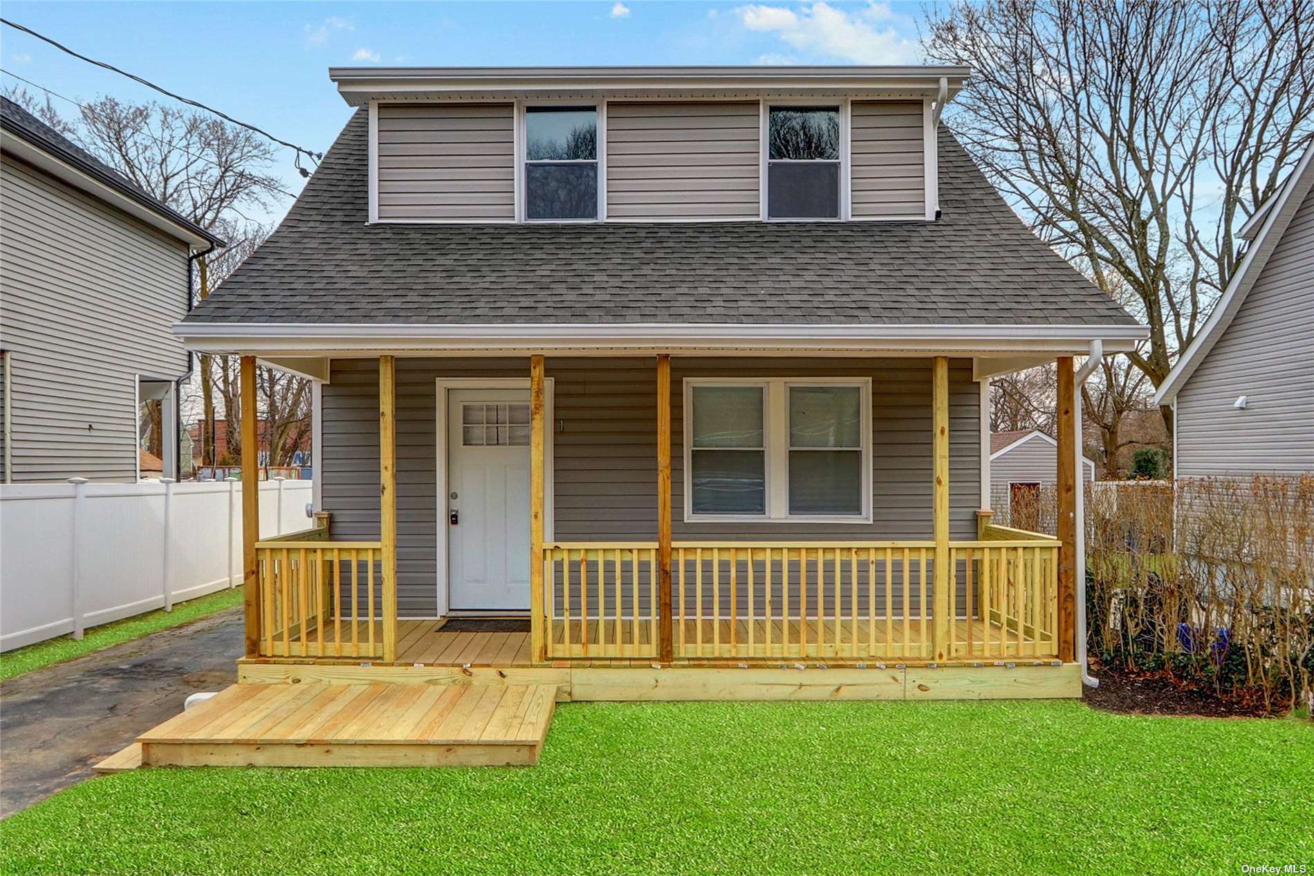 #1 photo, 116 Columbia Street, 東長島 亨廷顿站 Huntington Station , NY 11746