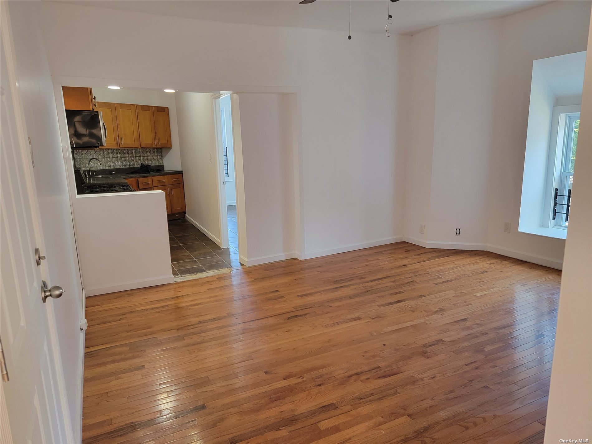 #1 photo, 91-03 102nd Street, 皇后区 Richmond Hill , NY 11418