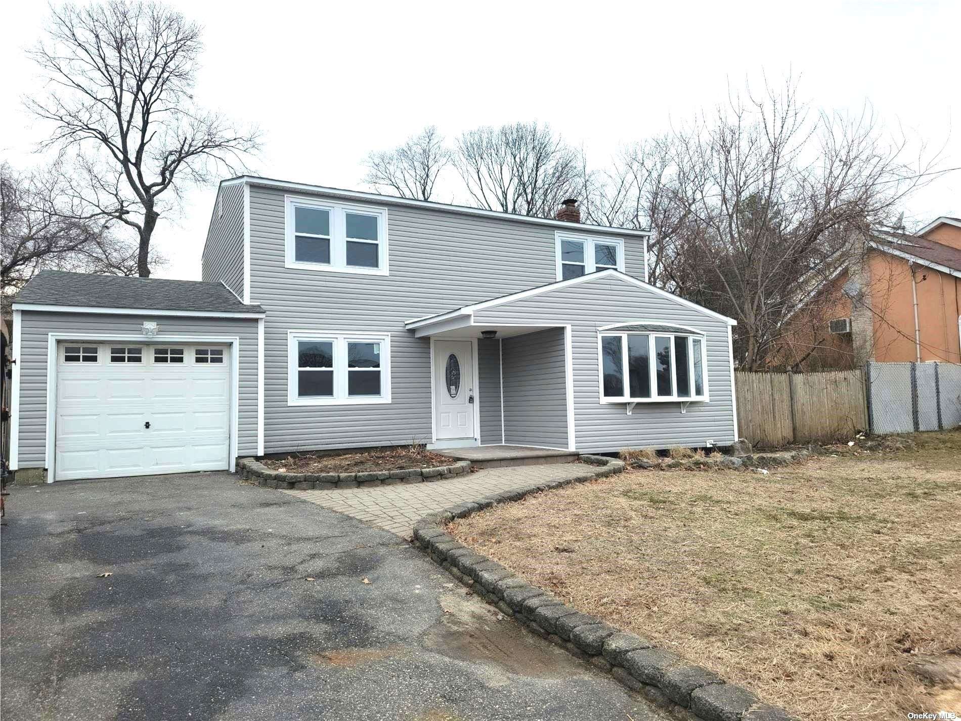 #1 photo, 26 Willow Street, 東長島 Selden , NY 11784