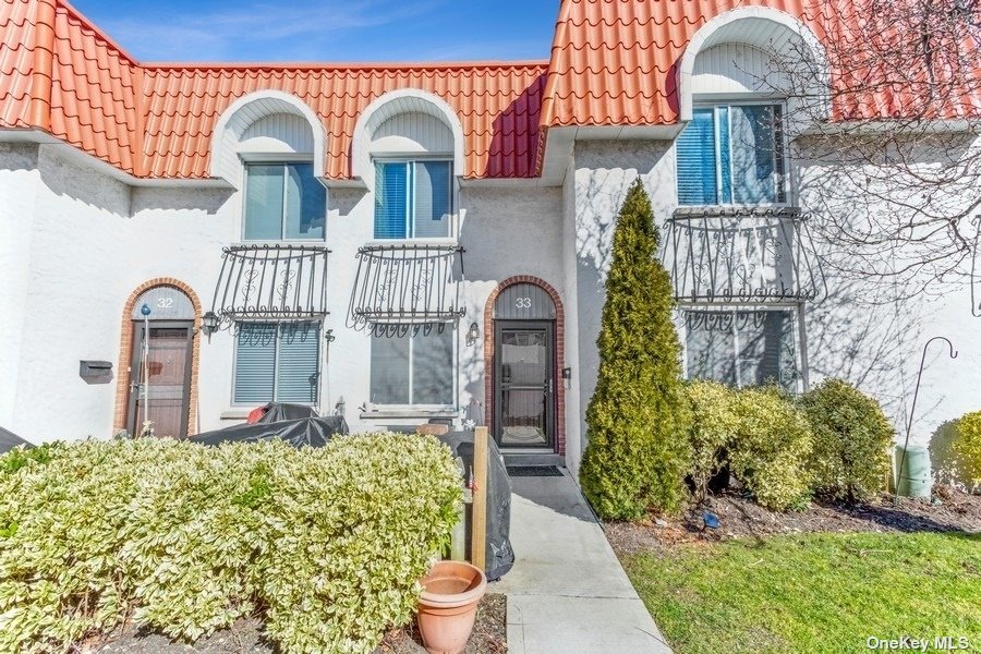 #1 photo, 33 Alhambra Drive Drive, 長島 Oceanside , NY 11572