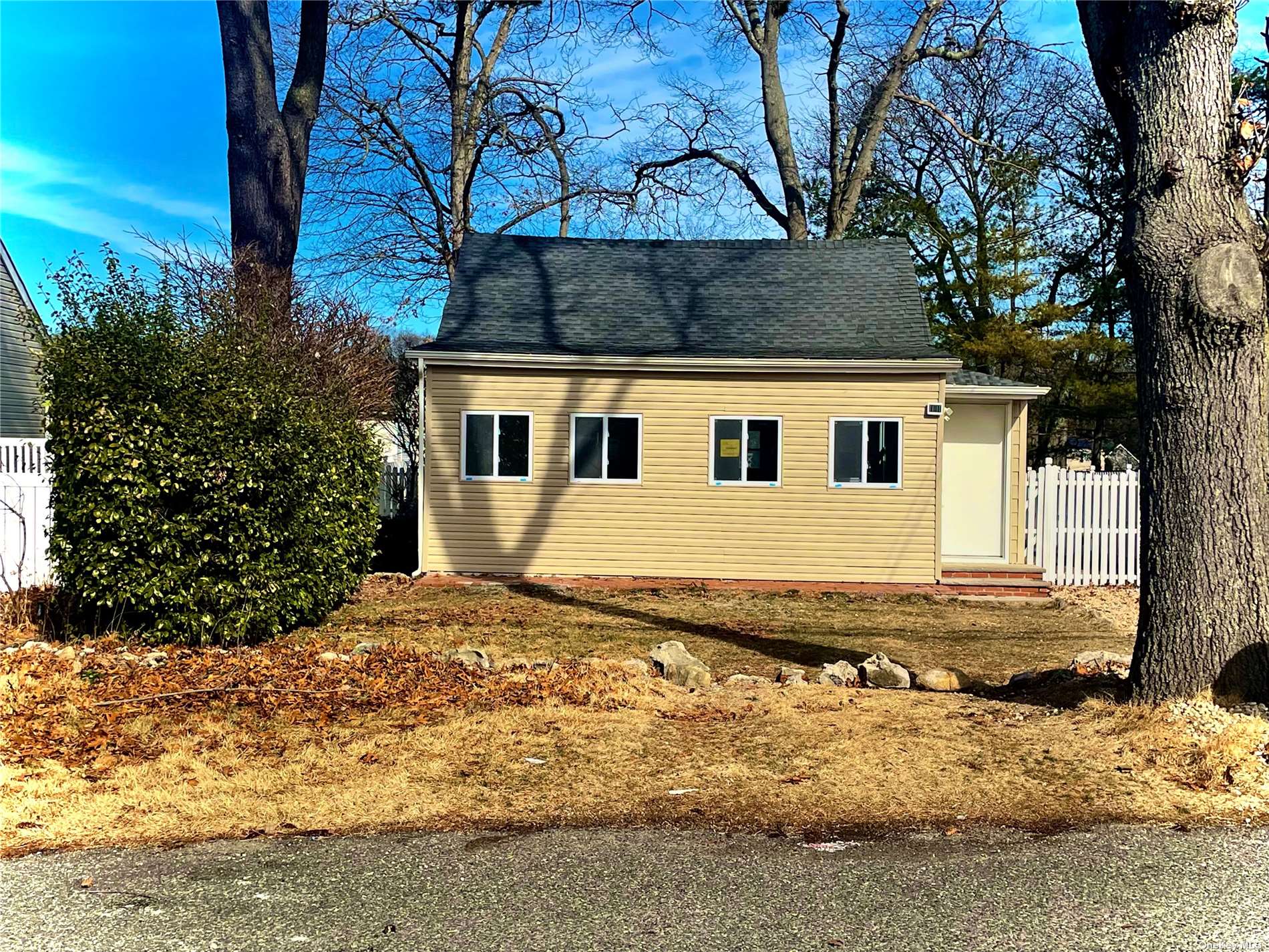 #1 photo, 233 Pawnee Street, 東長島 Ronkonkoma , NY 11779