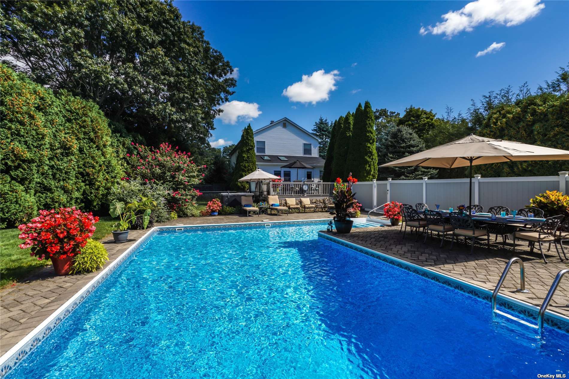 #1 photo, 4 Old Manor Road, Eastport , NY 11941