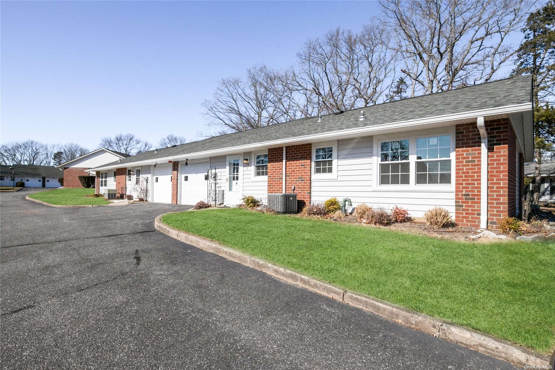 #1 photo, 174 Ventry Court, सफ़ोक काउंटी Ridge , NY 11961