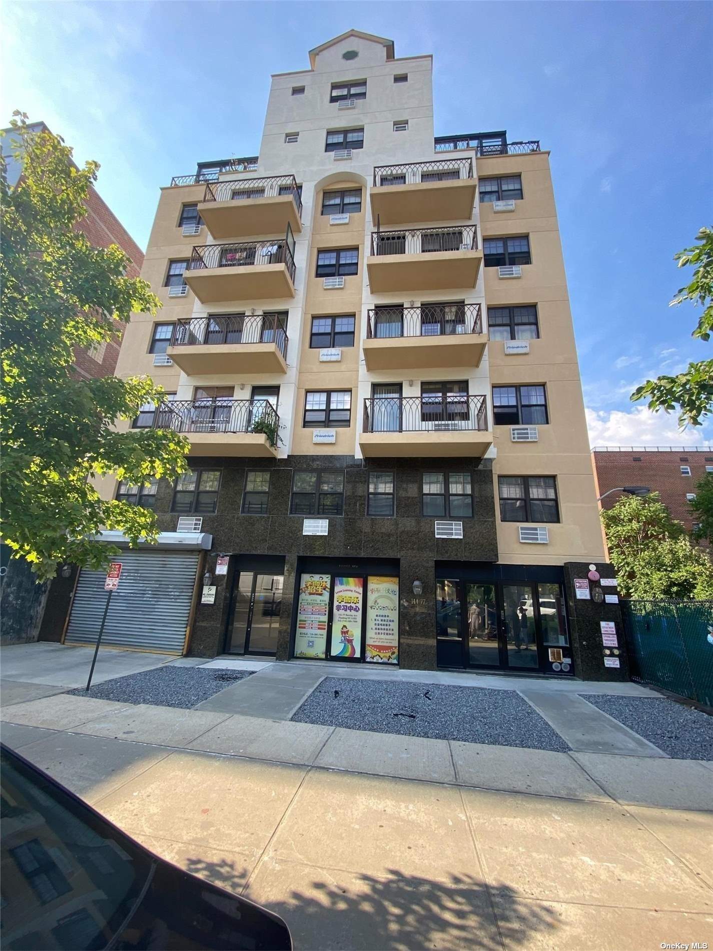 #1 photo, 144-77 Barclay Avenue, 法拉盛 Flushing , NY 11355