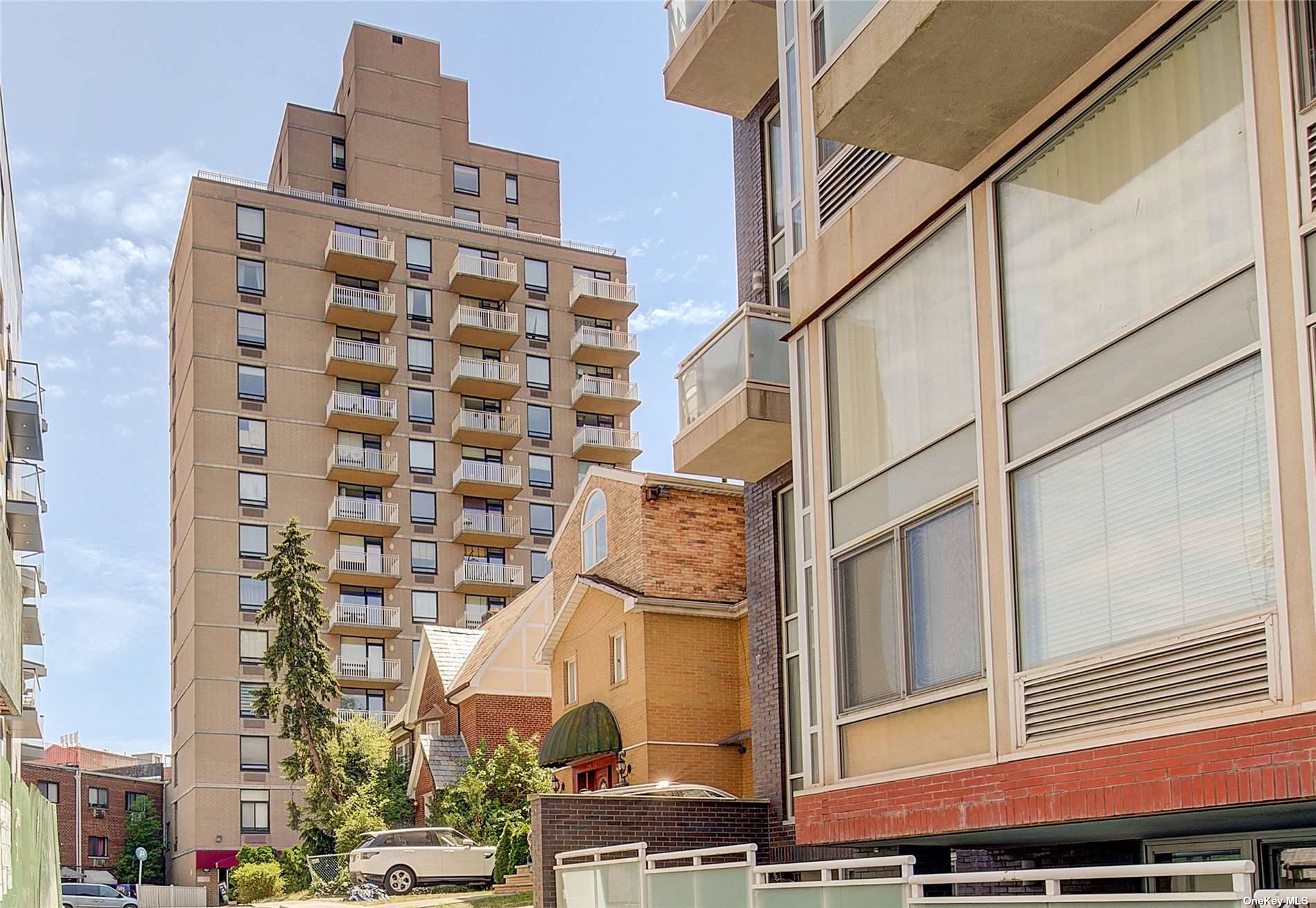 #1 photo, 116-24 Grosvenor Lane, 皇后區 秋園 Kew Gardens , NY 11418