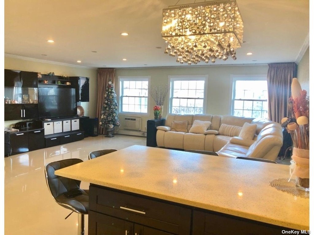 #1 photo, 12-33 Estates Lane, 皇后区 贝塞 Bayside , NY 11360