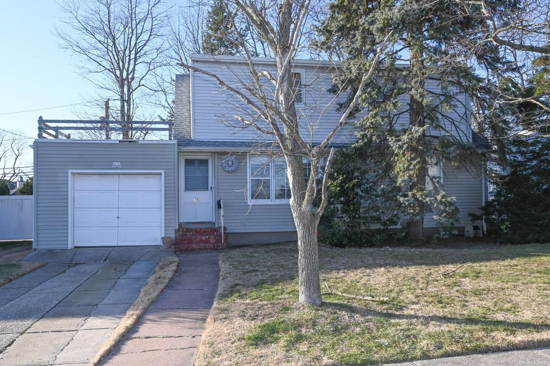 #1 photo, 790 Bayberry Road, 長島 Franklin Square , NY 11010