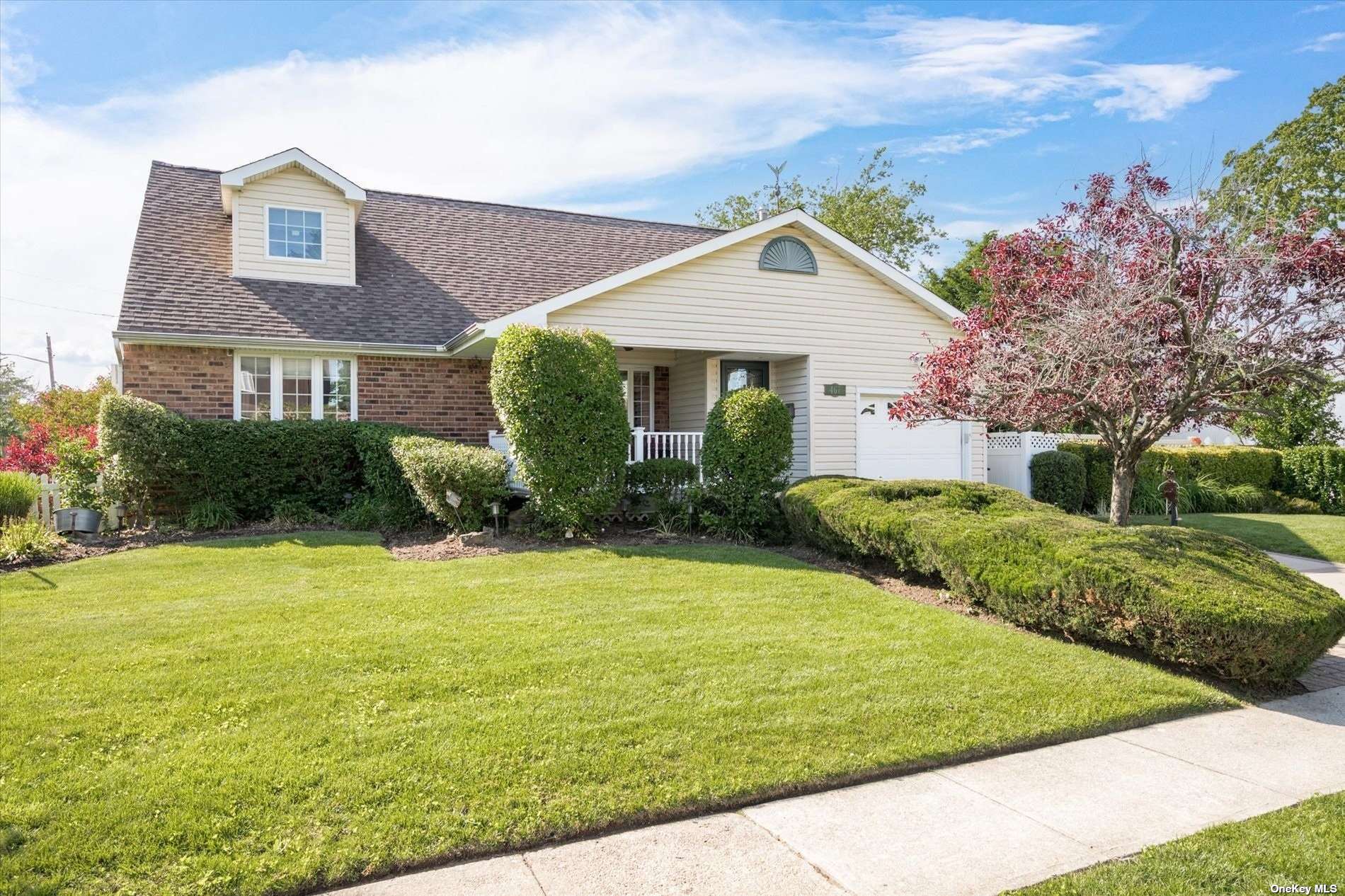 #1 photo, 467 Freeman Avenue, 長島 Oceanside , NY 11572