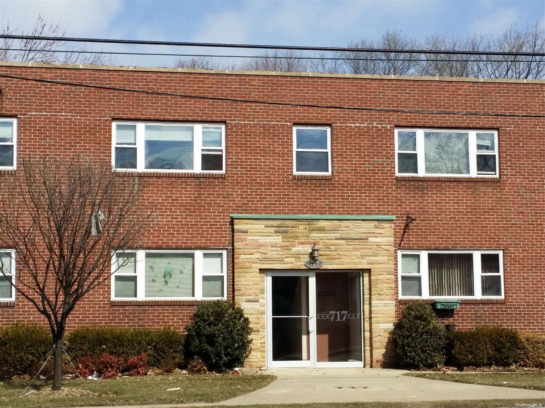 #1 photo, 717 Conklin Street, 长岛 Farmingdale , NY 11735