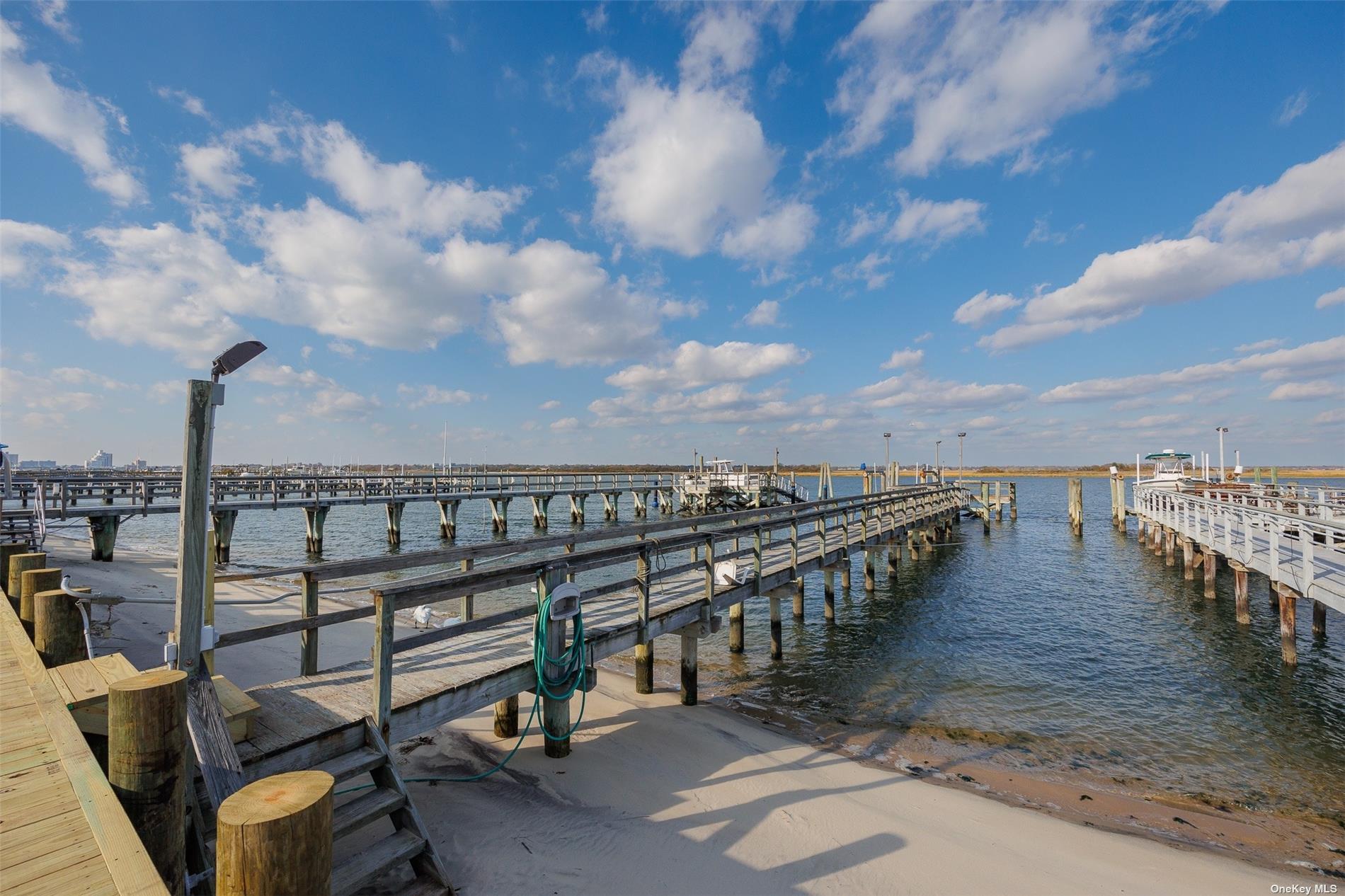 #1 photo, 45 Bay Street, 長島 大西洋海灘 East Atlantic Beach , NY 11561