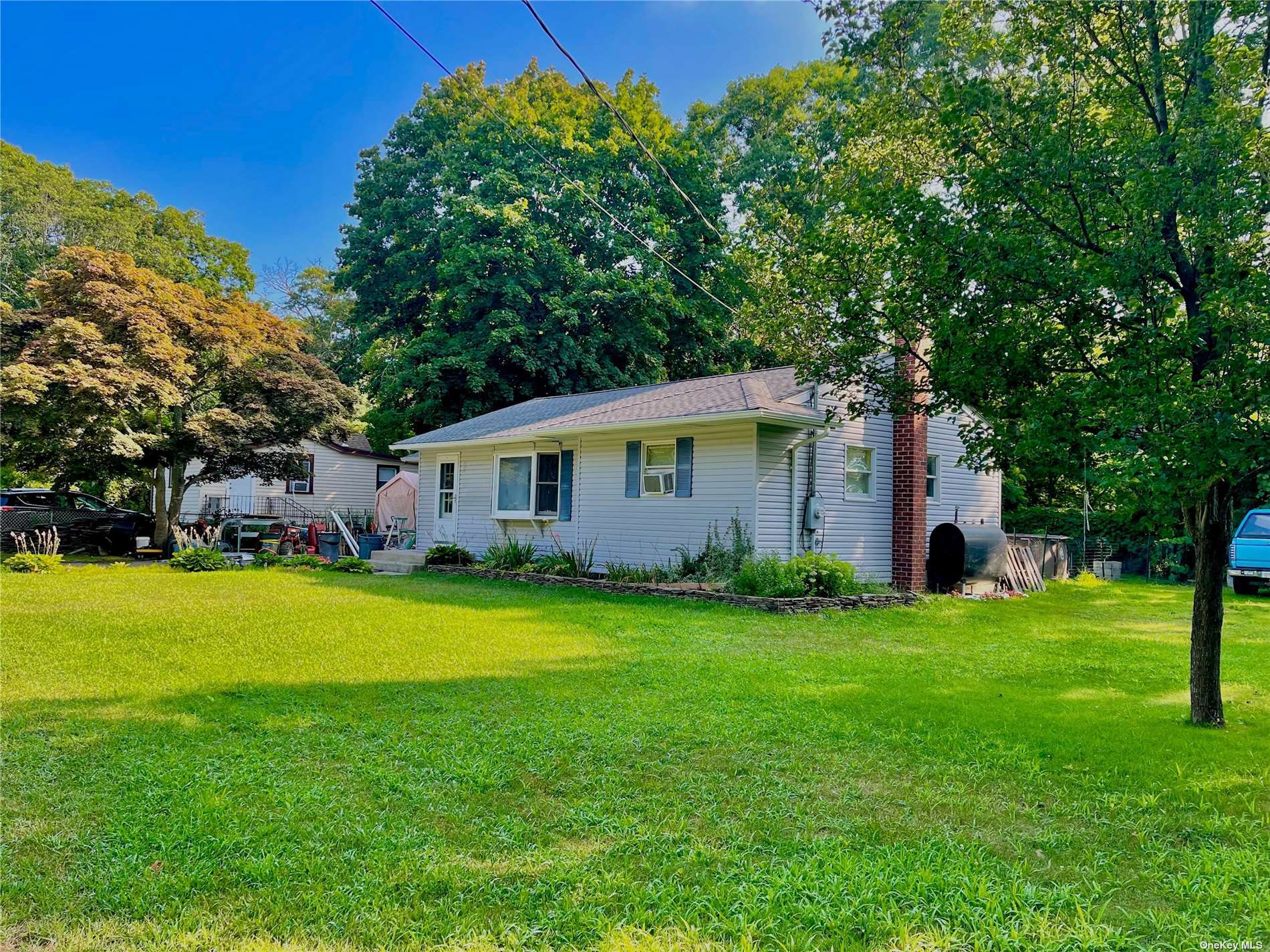 #1 photo, 233 Beaver Drive, 東長島 Mastic Beach , NY 11951