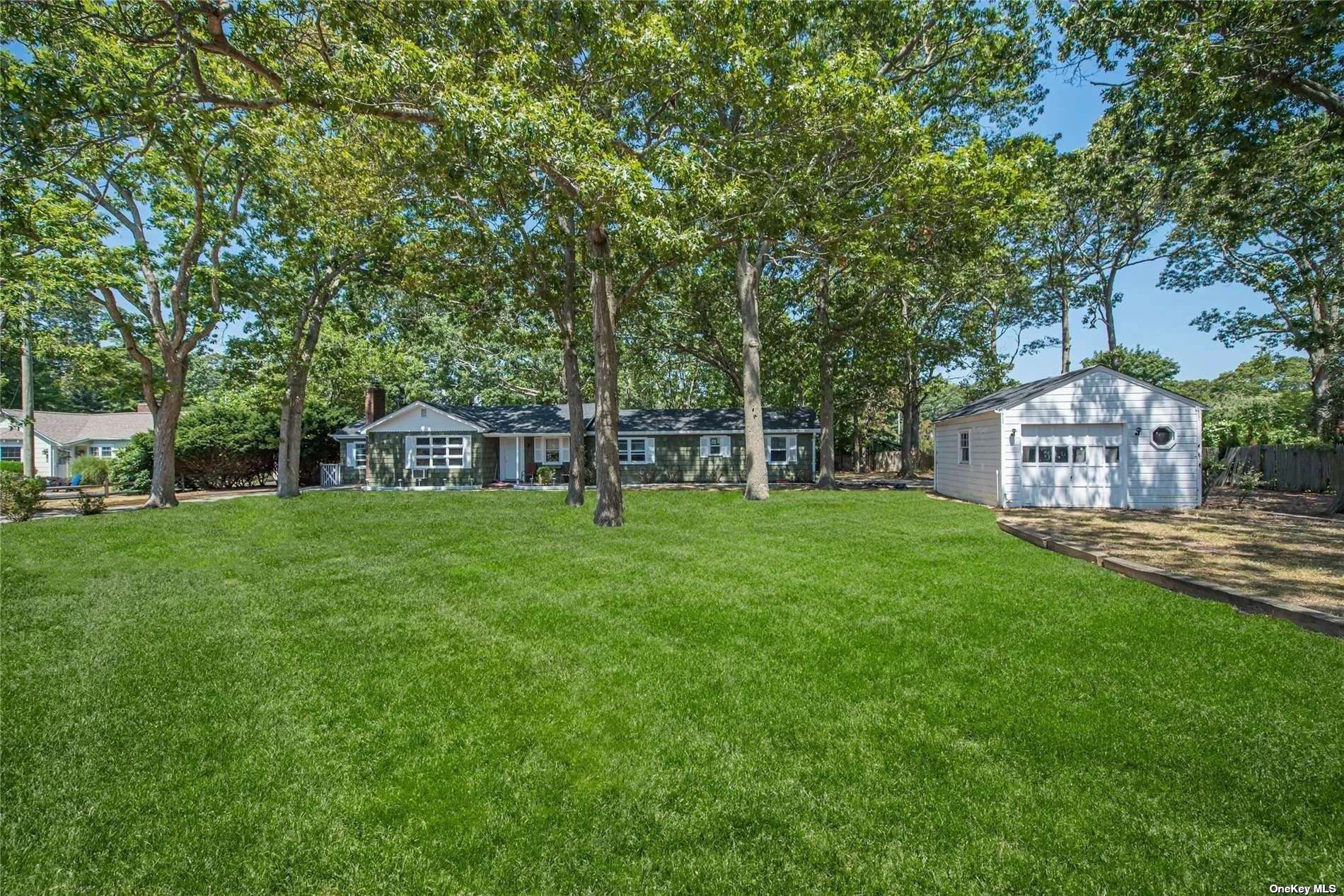 #1 photo, 29 Otis Road, 東長島 East Patchogue , NY 11772