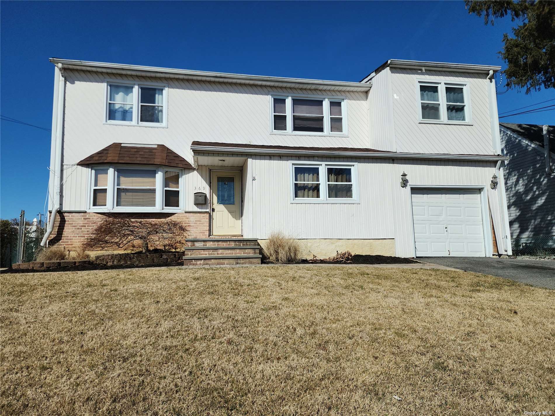 #1 photo, 369 Heathcote Road, 東長島 Lindenhurst , NY 11757